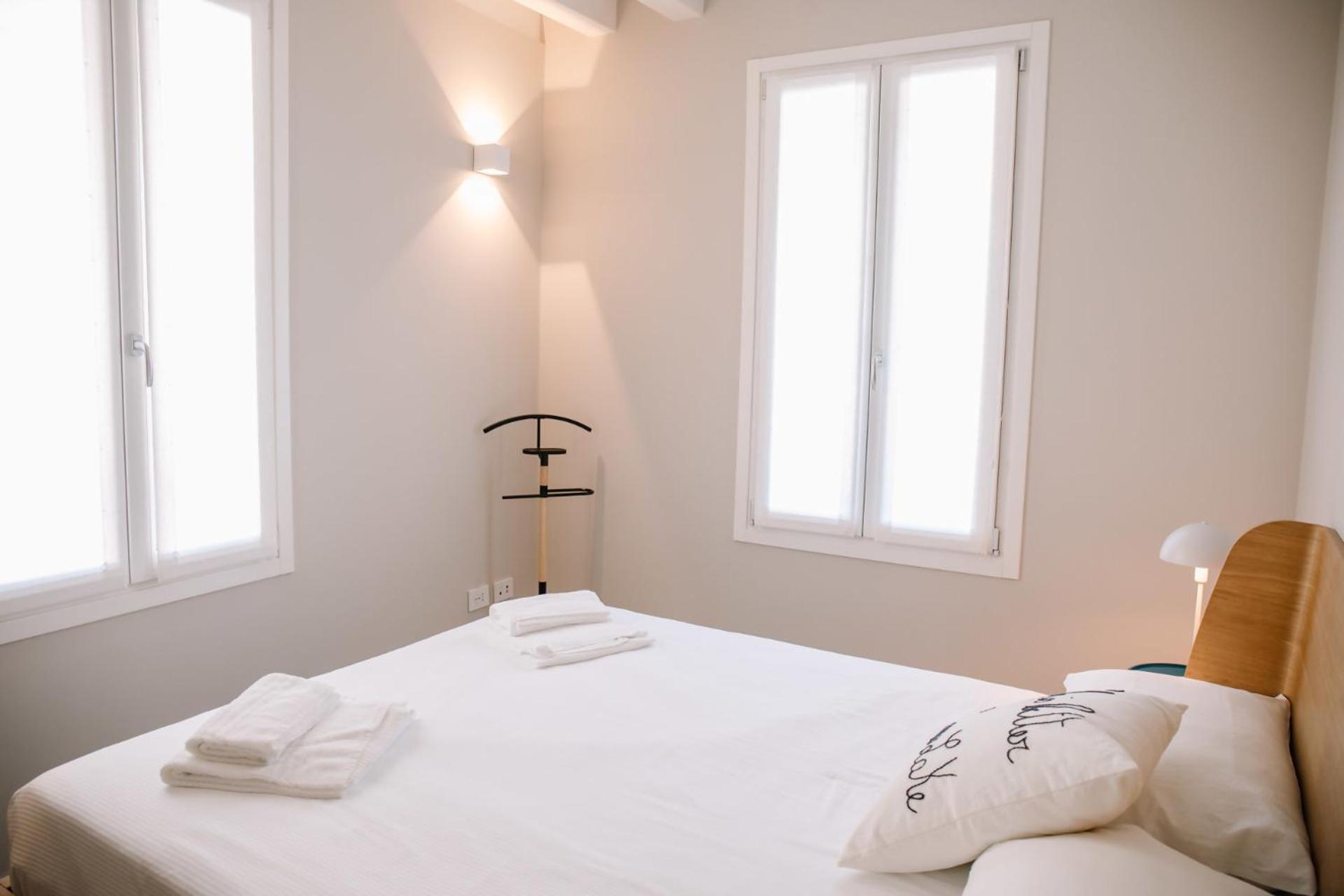 Elegant Beige Apartment - 5 Minutes From The Lake Como Zewnętrze zdjęcie