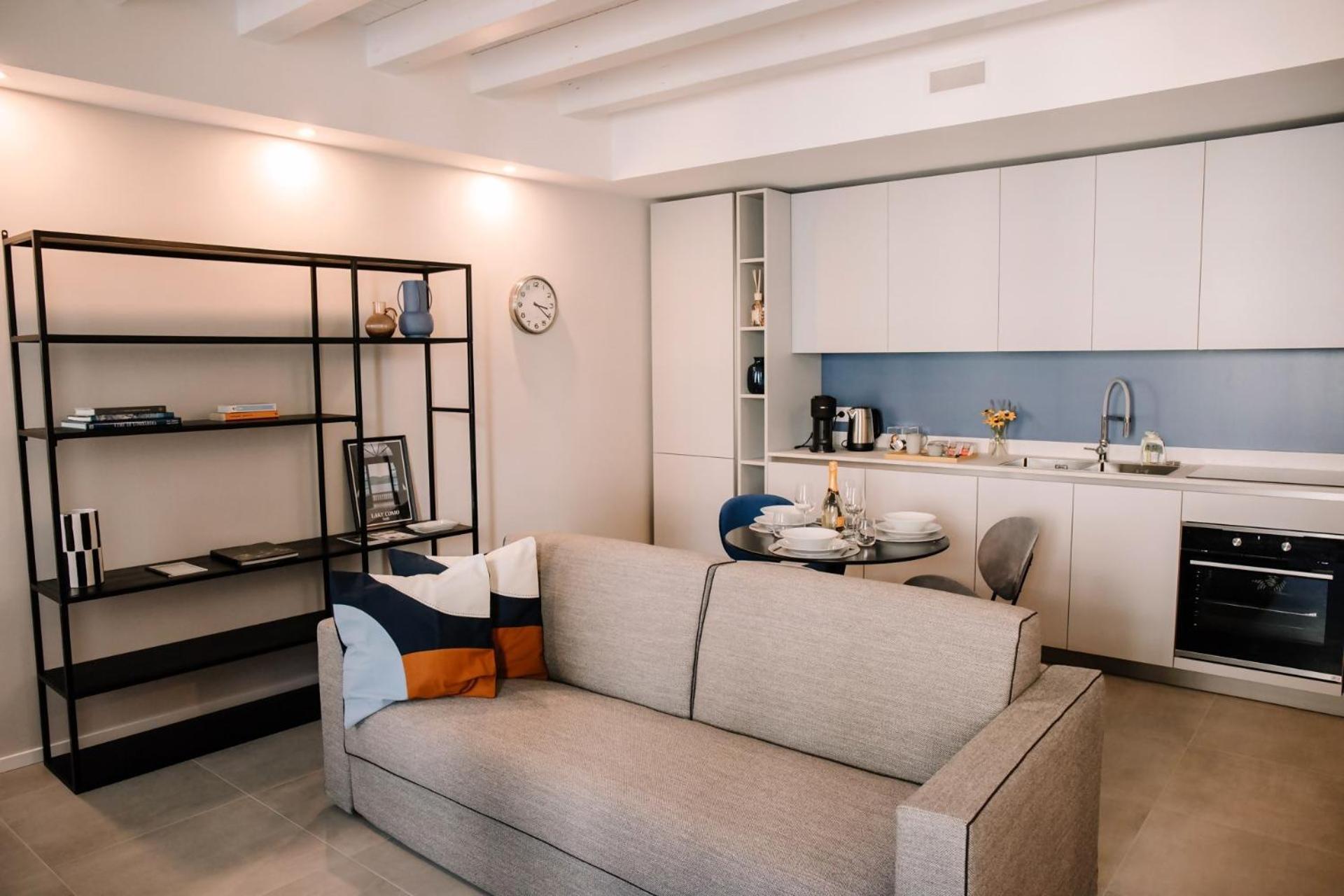Elegant Beige Apartment - 5 Minutes From The Lake Como Zewnętrze zdjęcie