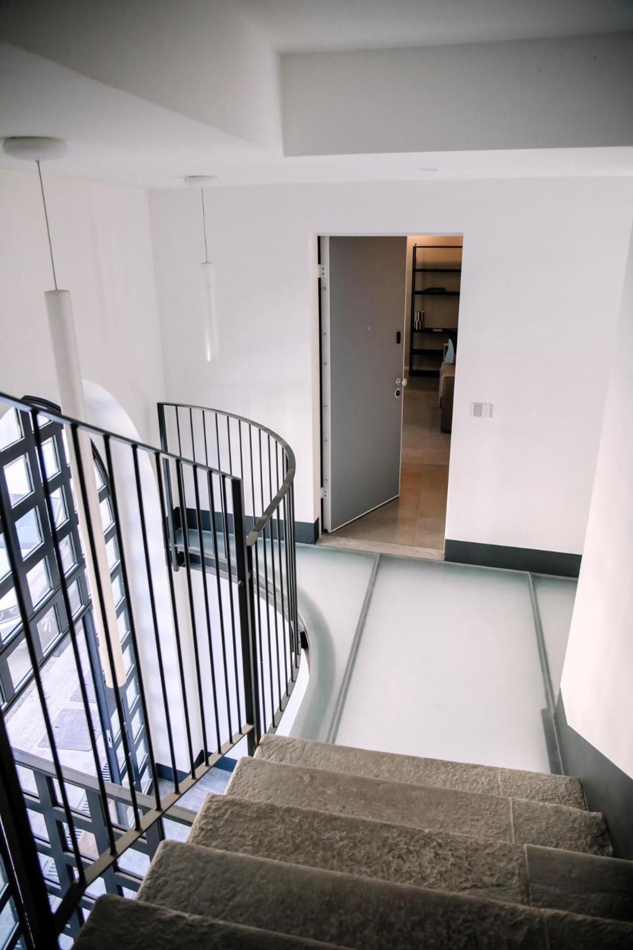 Elegant Beige Apartment - 5 Minutes From The Lake Como Zewnętrze zdjęcie