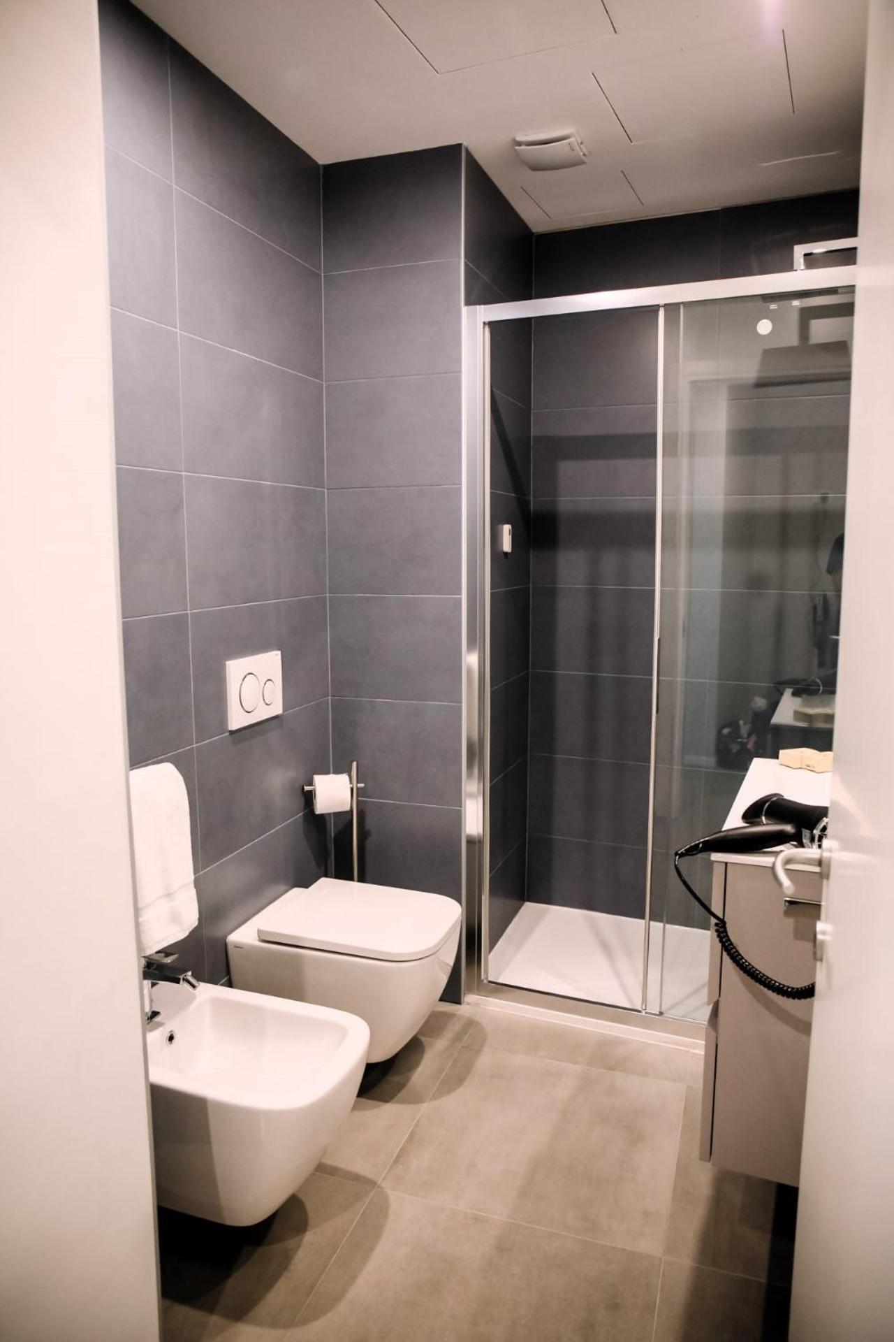 Elegant Beige Apartment - 5 Minutes From The Lake Como Zewnętrze zdjęcie